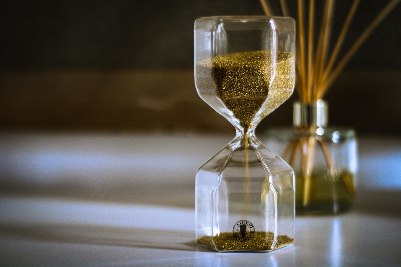 Timeglas der symboliserer ventetiden på Windows 12 og Microsofts næste store Windows-version